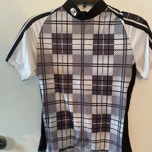 Sugio running/cycling 1/4 zip jersey size medium